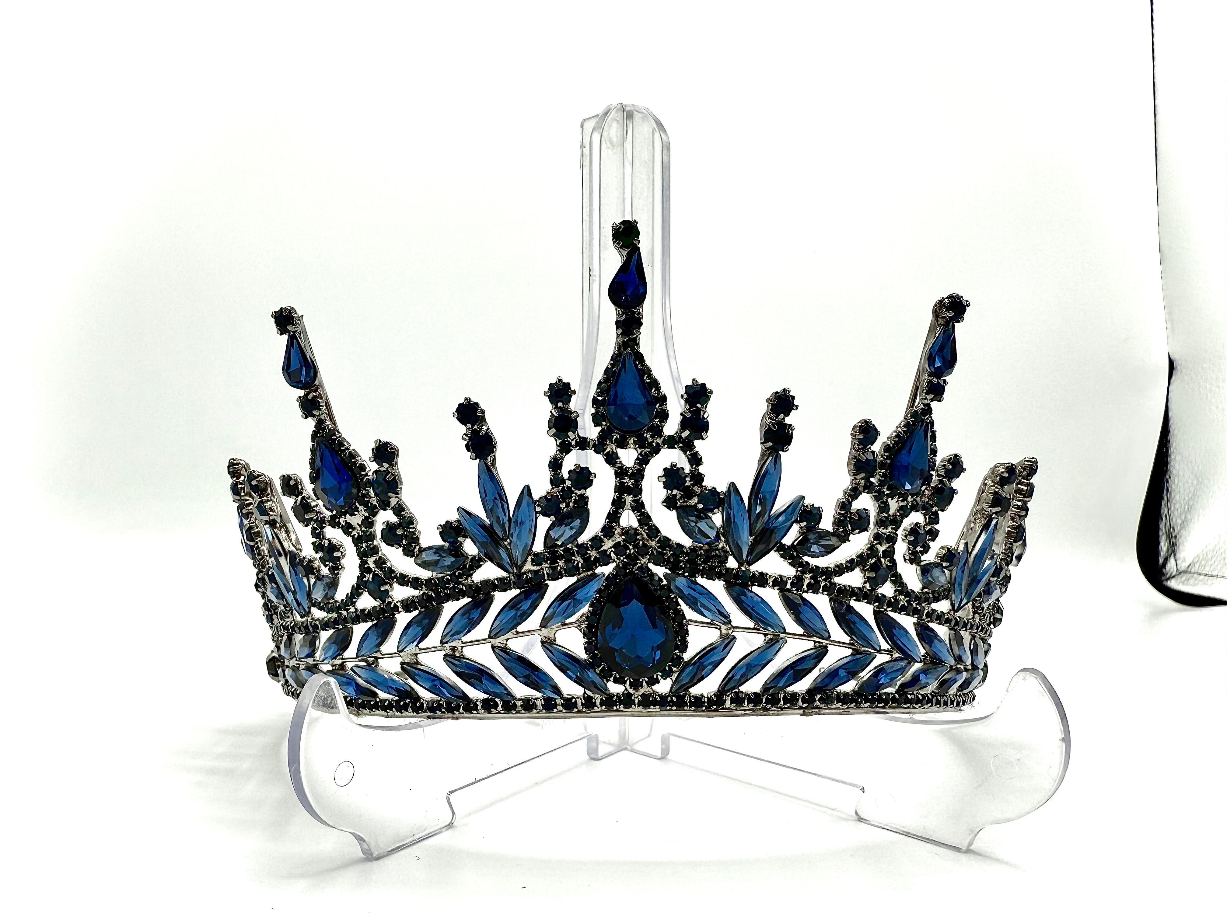 Pearl-Embellished Sultan Crown - 1